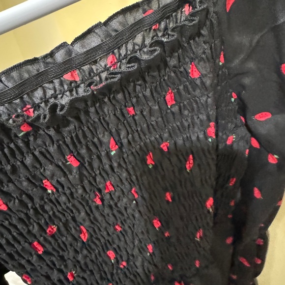 SHEIN Black Blouse with Red Accents - Picture 5 of 10